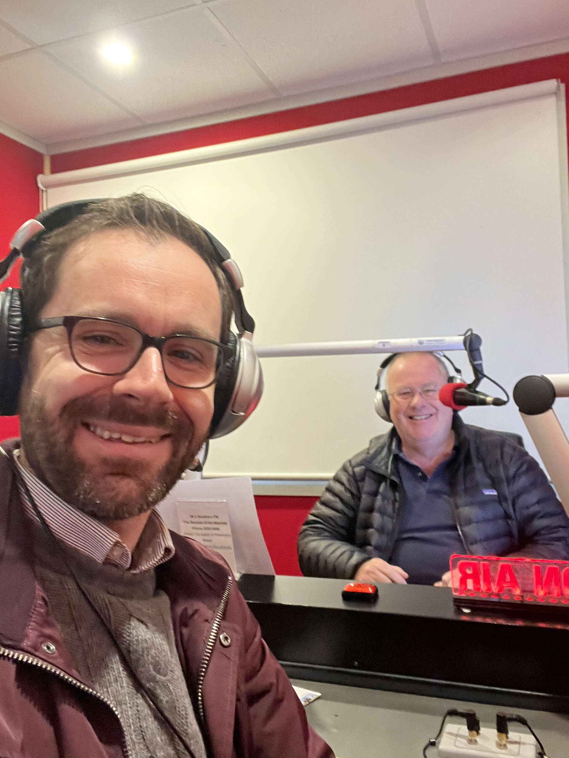 Nick Staikos MP on air with the newsman – 88.3 Southern FM